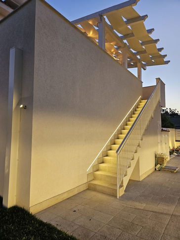 Giardino in stile mediterraneo di 120 di Alessandra Gambino Architetto - AGA