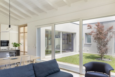 Corridoio in stile giapponese di 21 di Chantal Forzatti architetto