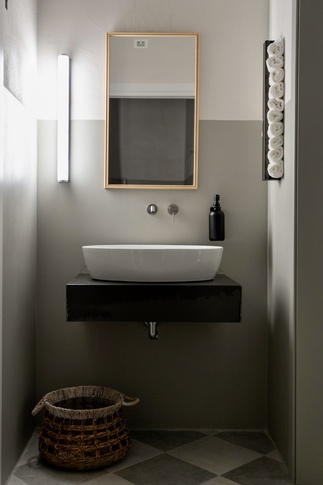 Open Space in stile contemporaneo di 200 di Otnas studio Open Space in stile contemporaneo di 200 di Otnas studio