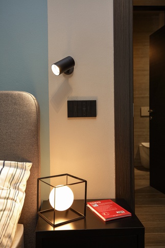 Camera da Letto in stile soft industrial di 9 di Arar Studio di Arar Muna Isabella Camera da Letto in stile soft industrial di 9 di Arar Studio di Arar Muna Isabella