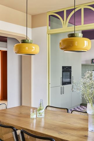 Cucina in stile contemporaneo di 12 di chromastudio Cucina in stile contemporaneo di 12 di chromastudio