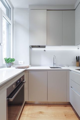 Cucina in stile scandinavo di 8 di Desearq studio - architettura e interior design