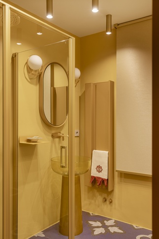 Bagno di Servizio in stile maximalista di 5 di Rachele Biancalani Studio