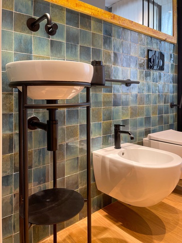 Bagno in stile contemporaneo di 4 di As architettura