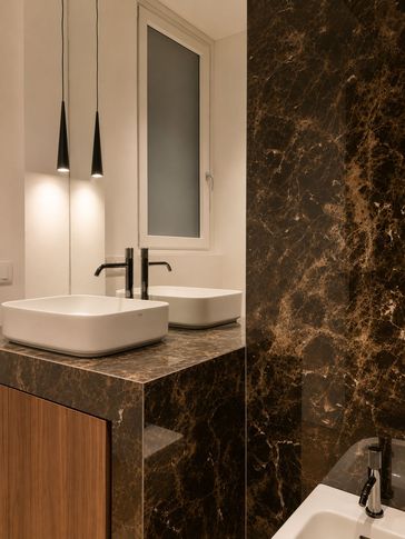 Bagno in stile moderno di 5 di Desearq studio - architettura e interior design
