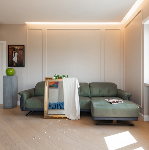 Open Space in stile contemporaneo di 38 di Laura Mapelli Architetto