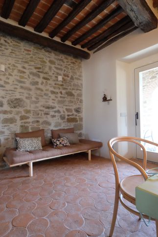 Soggiorno in stile contemporaneo di 32 di Nauraleverticale