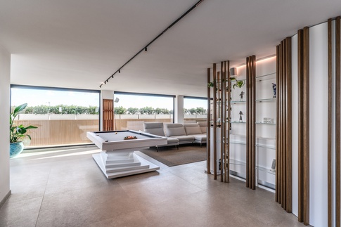 Open Space in stile moderno di 120 di MOB Architects