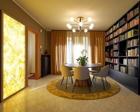 Soggiorno in stile contemporaneo di 35 di Isabella Giacometti Wellbeing Architect Soggiorno in stile contemporaneo di 35 di Isabella Giacometti Wellbeing Architect