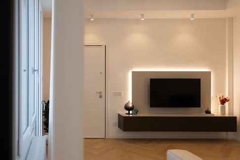 Soggiorno in stile moderno di 40 di Enzo Razzano Architettura