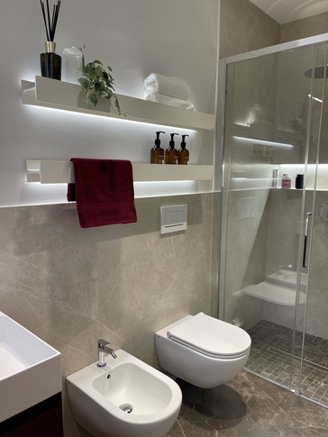 Bagno in stile contemporaneo di 7 di Rosaura D’Alessandro Bagno in stile contemporaneo di 7 di Rosaura D’Alessandro