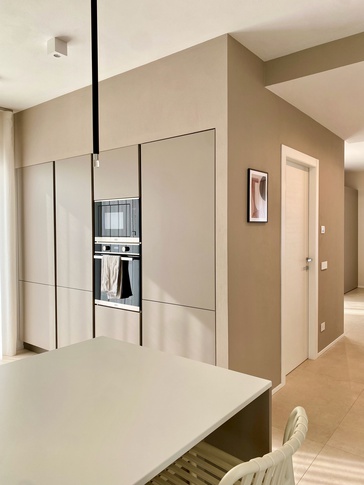 Cucina in stile contemporaneo di 27 di SuMisura Architetti