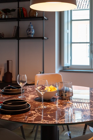 Soggiorno in stile contemporaneo di 24 di Agata Home Design