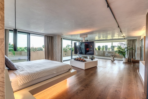 Camera da Letto in stile moderno di 90 di MOB Architects