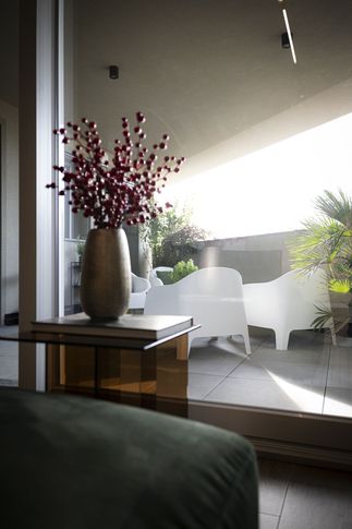 Open Space in stile contemporaneo di 40 di SaturninoStudio Architecture and Design Open Space in stile contemporaneo di 40 di SaturninoStudio Architecture and Design