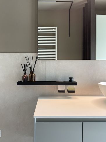 Bagno in stile contemporaneo di 7 di Cariolato Arredamenti