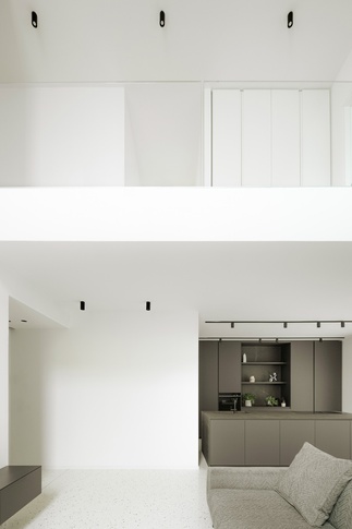 Open Space in stile contemporaneo di 50 di DV_A studio di architettura