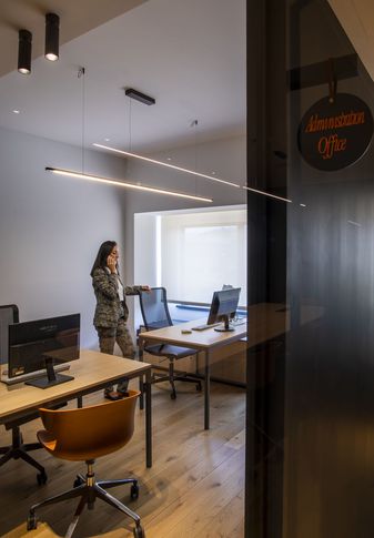 Studio in stile industriale di 160 di Pamela Camposano Ingegnere Architetto Studio in stile industriale di 160 di Pamela Camposano Ingegnere Architetto