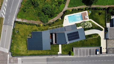 Facciata in stile contemporaneo di null di tIPS ARCHITECTS