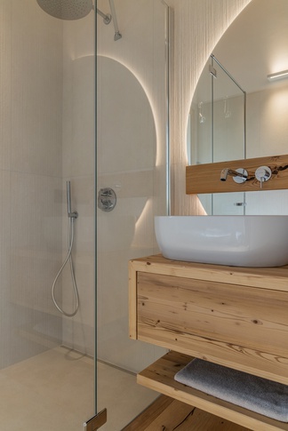 Bagno in stile contemporaneo di 15 di Arredamenti Andalo