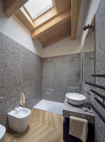 Bagno in stile contemporaneo di 6 di Studio 3Mark