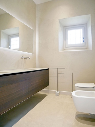 Bagno in stile minimal di 6 di GAP31 Architetti