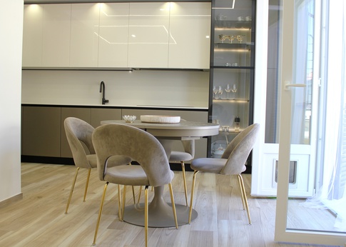 Soggiorno in stile contemporaneo di 24 di Melissa Domenici Architetto