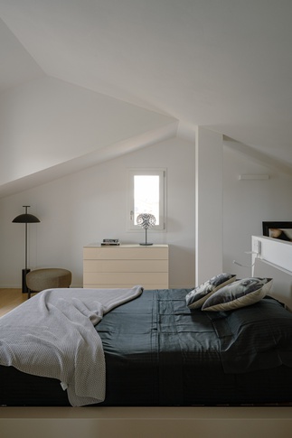 Camera da Letto in stile contemporaneo di 40 di SET designers Camera da Letto in stile contemporaneo di 40 di SET designers