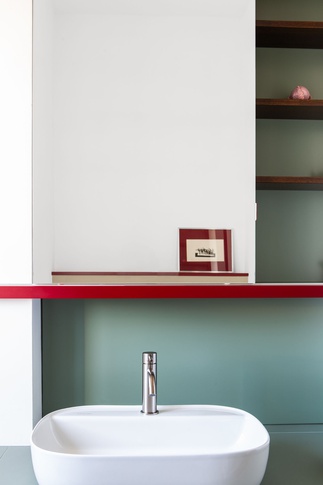 Bagno di Servizio in stile contemporaneo di 15 di PERIMETRI studio Bagno di Servizio in stile contemporaneo di 15 di PERIMETRI studio