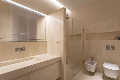 Bagno in stile moderno di 7 di Architetto Francesco Franchini Bagno in stile moderno di 7 di Architetto Francesco Franchini