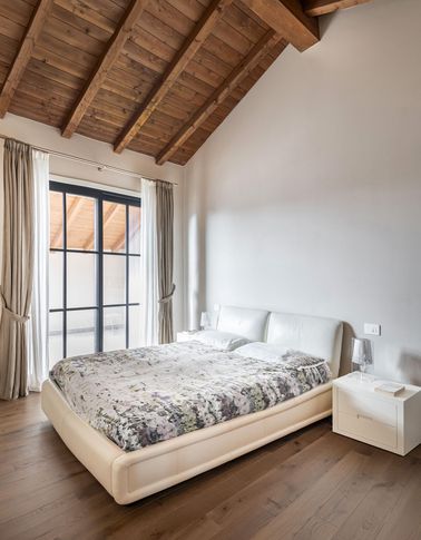 Camera da Letto in stile contemporaneo di 16 di Giulia Dagheti Architetto