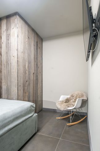 Camera da Letto in stile moderno di 8 di Design Alpino