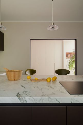 Cucina in stile contemporaneo di 16 di Architetto Sara Edalatkhah