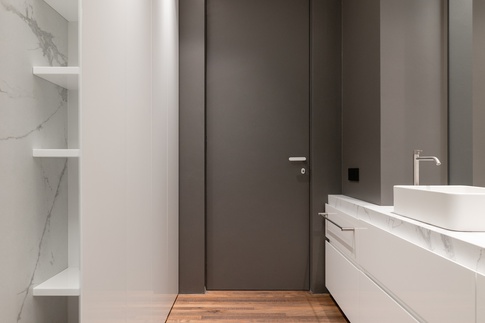 Bagno in stile contemporaneo di 11 di Abitacolo Interni