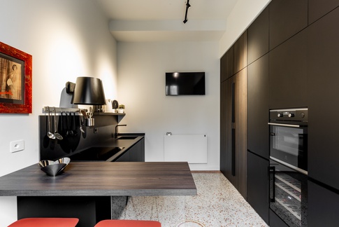 Cucina in stile contemporaneo di 15 di Moltefacce SRL