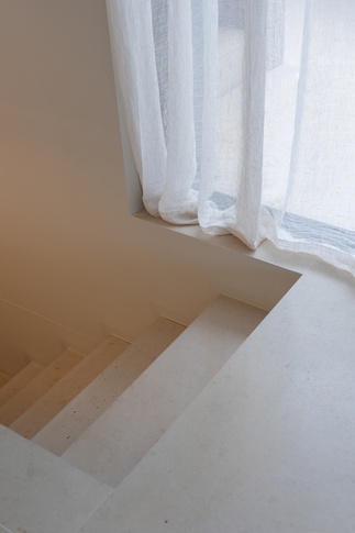 Corridoio in stile contemporaneo di 10 di Abitacolo Interni