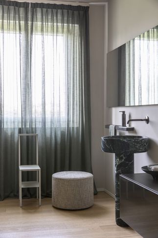 Bagno in stile contemporaneo di 20 di Elena Vigano' Architetto Bagno in stile contemporaneo di 20 di Elena Vigano' Architetto