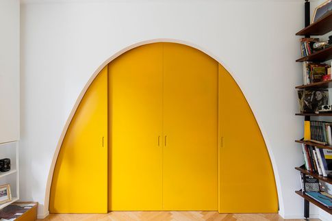 Open Space in stile contemporaneo di 25 di tIPS ARCHITECTS