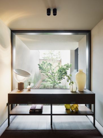 Ingresso in stile minimal di 8 di Cariolato Arredamenti
