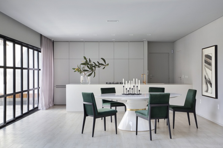 Cucina in stile tropicale di 40 di Martini & Partners