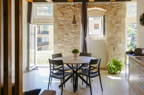 Open Space in stile rustico di 28 di ValentinaZoccoArchitetto