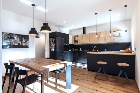 Cucina in stile industriale di 20 di Pucciarelli Architetti