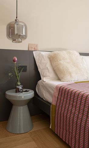 Camera da Letto in stile contemporaneo di 17 di Michela Cordisco Studio