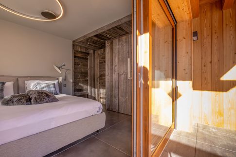 Camera da Letto in stile moderno di 13 di Design Alpino
