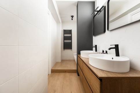 Bagno in stile industriale di 7 di Arch.j Floriana Ferraioli