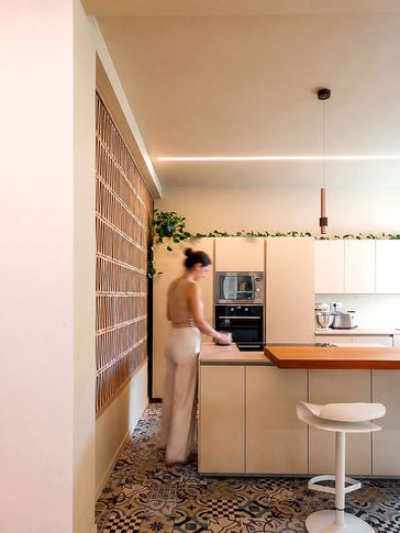 Cucina in stile contemporaneo di 10 di Equus Architects