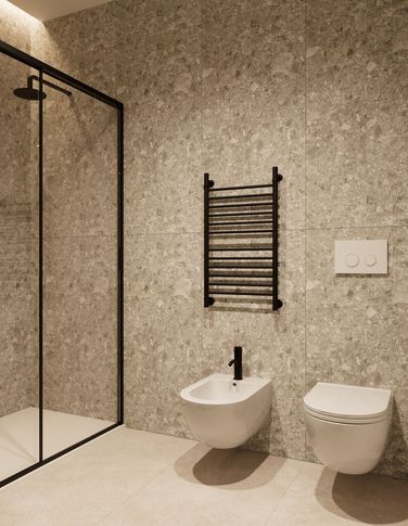 Bagno in stile moderno di 5 di Silvia Aquilani . Design studio