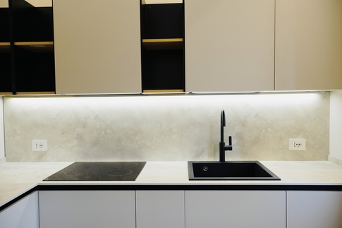 Cucina in stile contemporaneo di 7 di Rinnova Home 3d