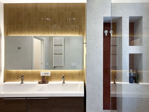Bagno in stile contemporaneo di 8 di Studio Gaetano Riccardelli