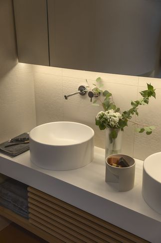 Bagno in stile contemporaneo di 6 di Euga Design Studio